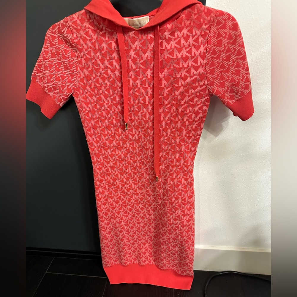 Michael Kors Stretch signature print short sleeve hooded body con dress XS
